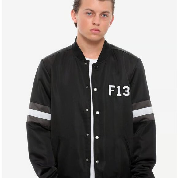 Friday The 13th Jason Voorhees logo F13 Hot Topic Bomber Jacket Large like new - Picture 2 of 13